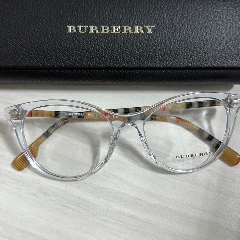 Burberry b2325